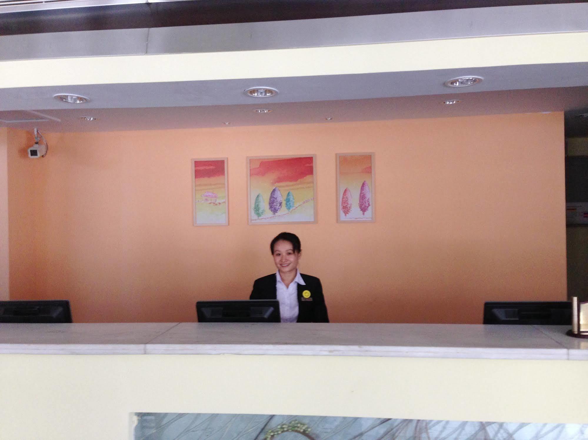 Homeinns Hotel Huizhou  Zewnętrze zdjęcie