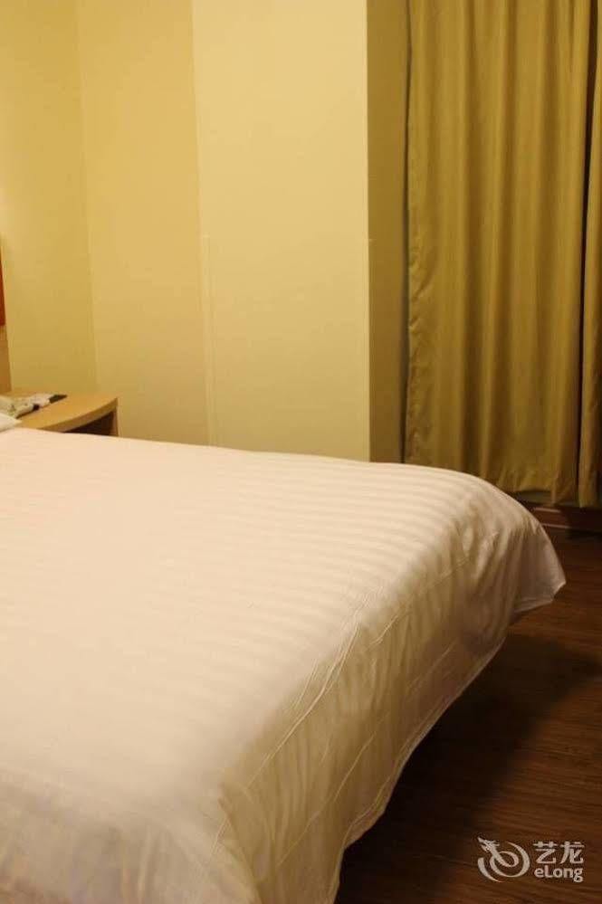 Homeinns Hotel Huizhou  Zewnętrze zdjęcie